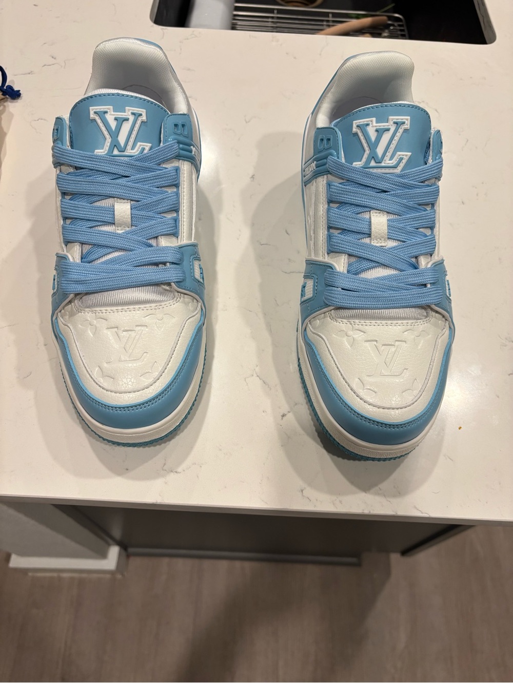 Blue Lv trainers - Picture 2 of 3
